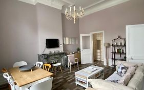 Grand Appartement De Style Haussmannien